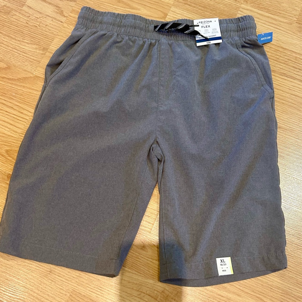 Brand New Arizona Boys Shorts Size XL